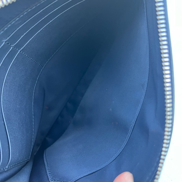 🌼SOLD🌼🌸Gucci Blooms Zip Wrislet Pouch🌸 - Picture 6 of 17